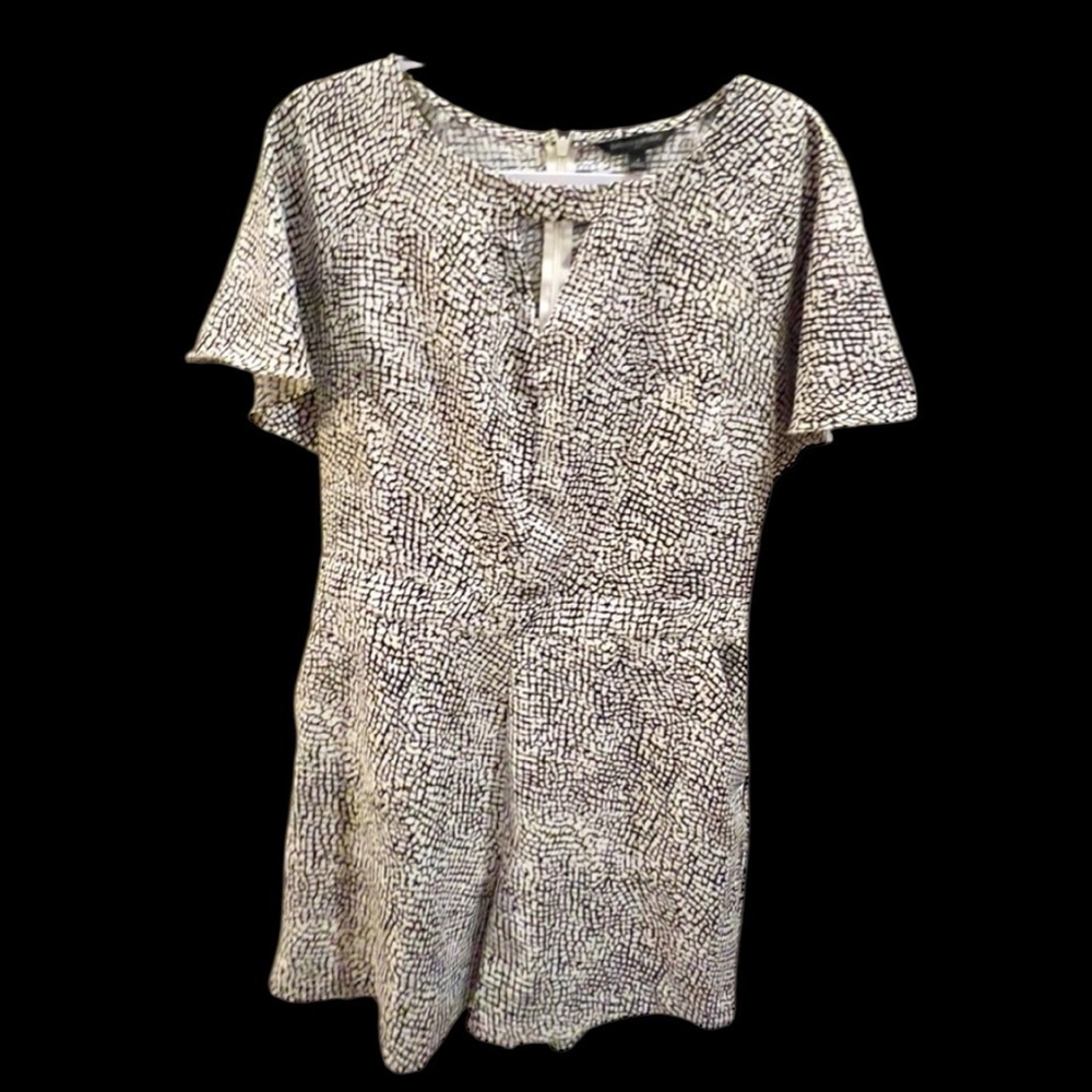 Banana Republic size 4 black and white romper